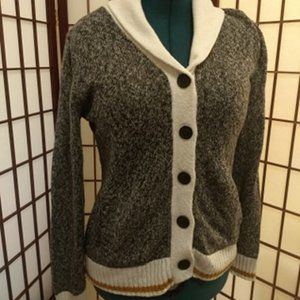 Grey and cream cardigan withs pockets